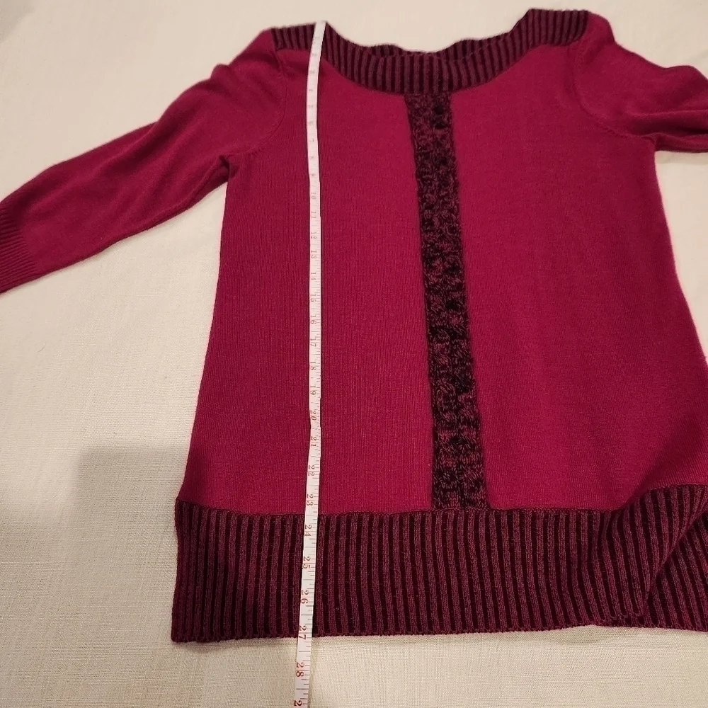 Cable & Gauge marled knit detailed sweater  in Magenta side slits 3/4 sleeve